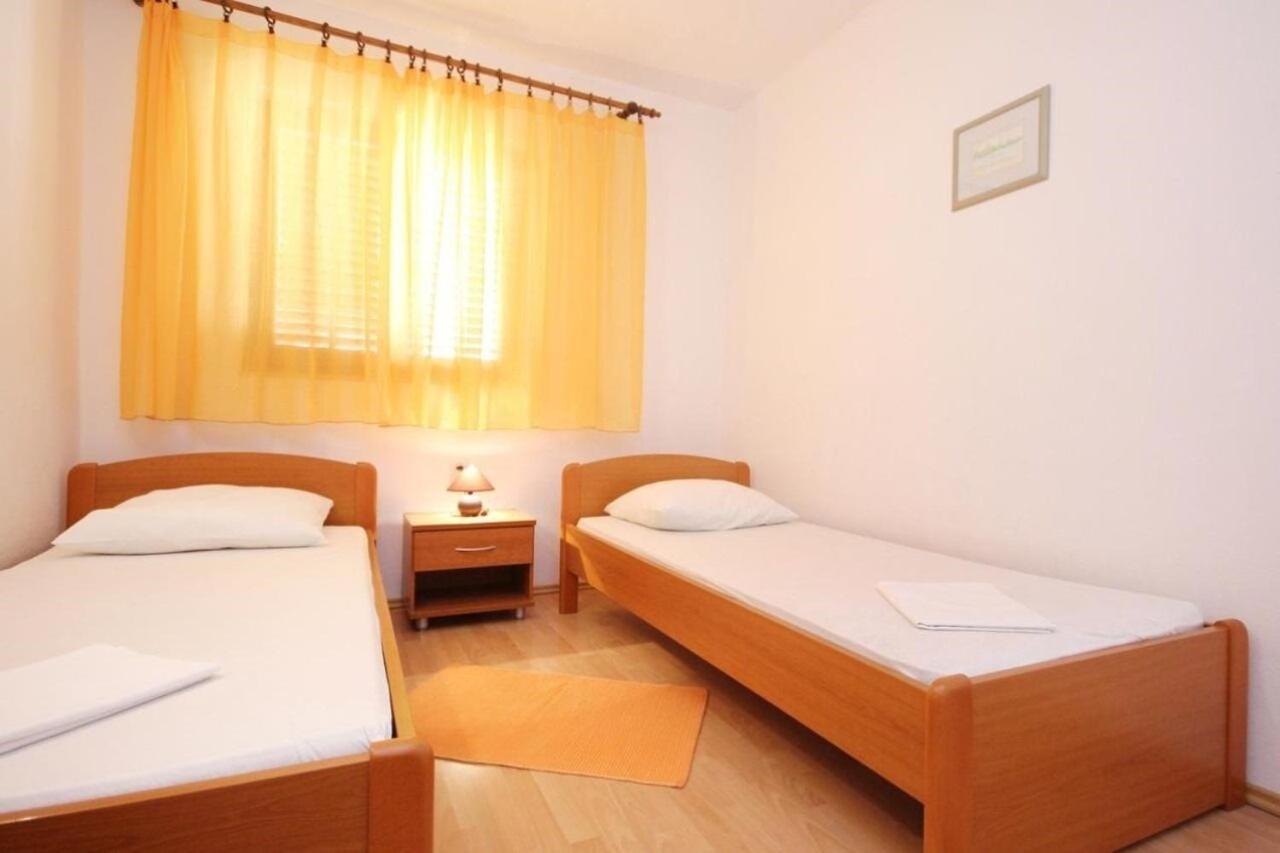 Apartments Tonka - 150M From The Sea & Parking Оребич Экстерьер фото